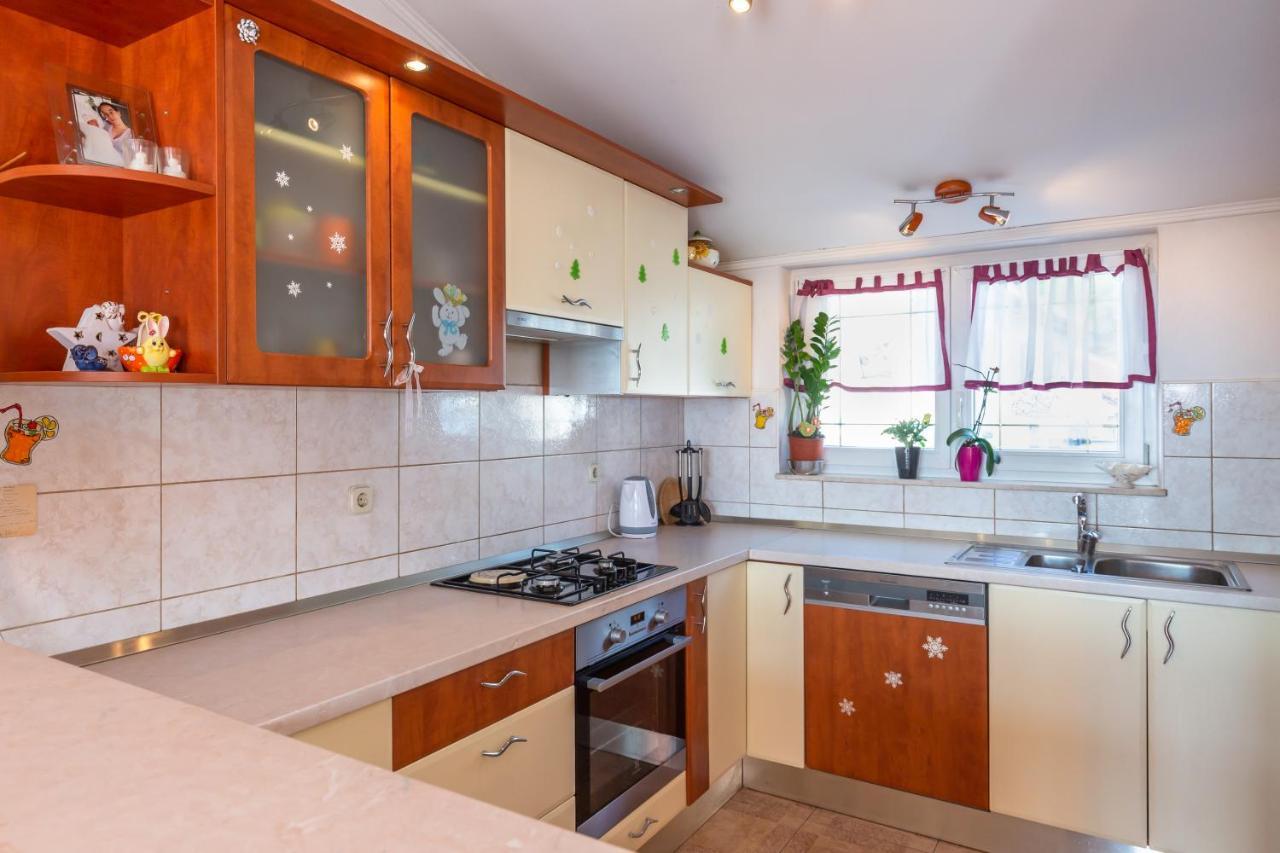 Villa Roko Tucepi Bagian luar foto